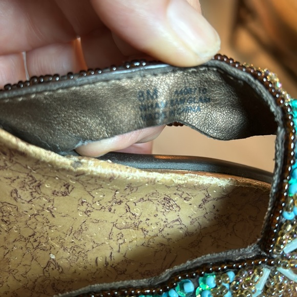 Kenneth Cole Reaction brown and turquoise beaded sandals - sz 8 - Picture 8 of 9
